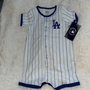Baby dodgers outfit